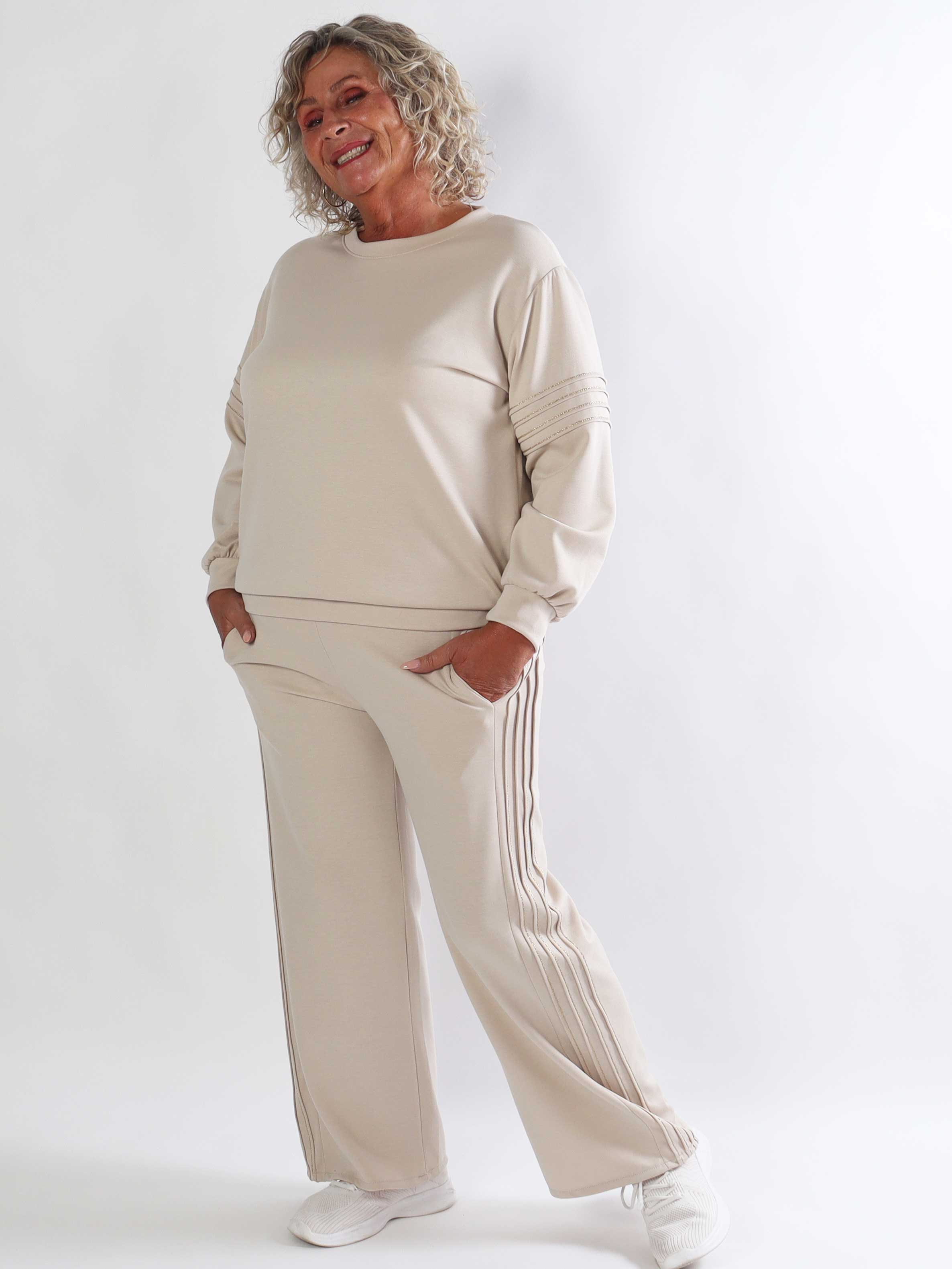 Dream - Blødeste plus size joggingsæt i viskose med elegante gulddetaljer